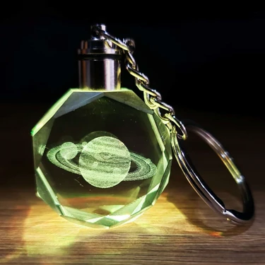 Satürn Gezegen Tasarım Işıklı Anahtarlık